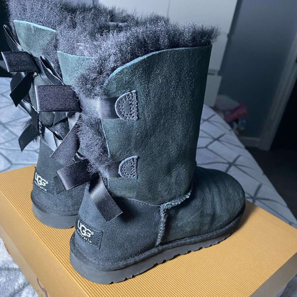 UGGS- Black Bailey Bow Uggs, Classic Short Bows, Uggs With Bows, Original Uggs